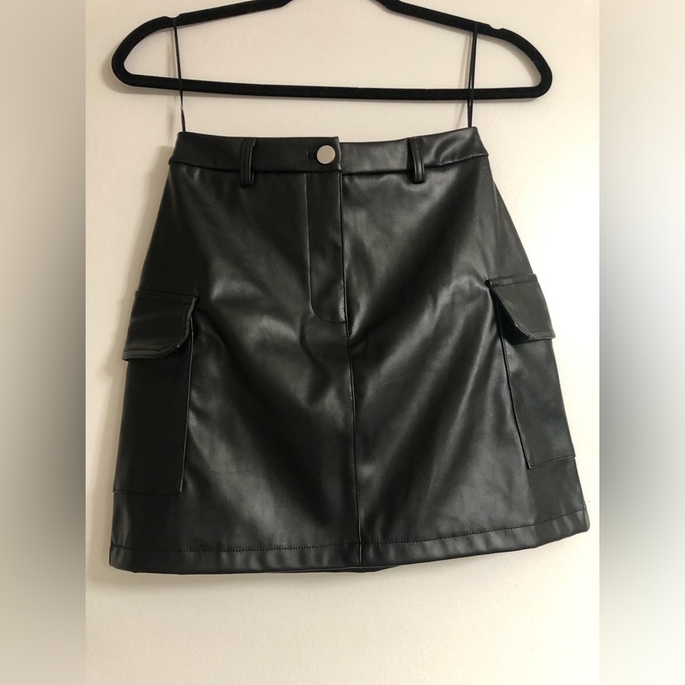 Mini skirt-NWT